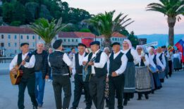 Φεστιβάλ φολκλόρ στο νησί Χβαρ, Κροατία — φωτογραφία 5 από 27