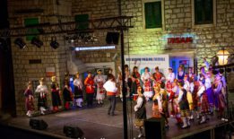 Φεστιβάλ φολκλόρ στο νησί Χβαρ, Κροατία — φωτογραφία 26 από 27