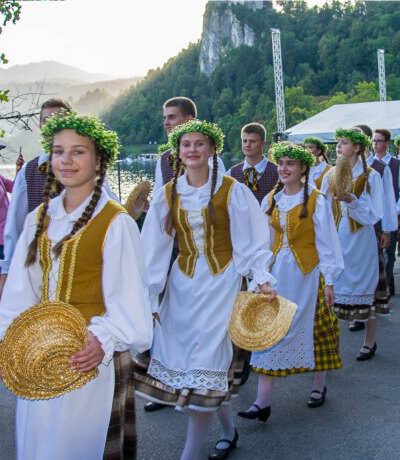 Guideline and reviews for folklore festival in Bled – Slovenia