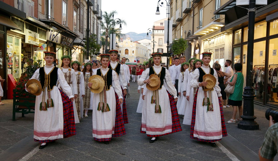 Festival de folklore en Sorrento, Italia