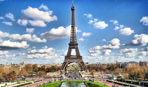 Фолклорен фестивал „Les Lumieres de Paris“ в Париж 2027